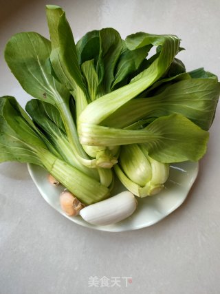 蒜香爆炒油菜的做法步骤：1