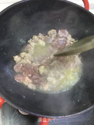 蒜苗炒羊肉的做法步骤：5