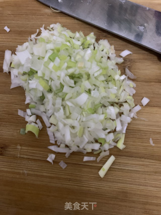 猪肉大葱馅饼的做法步骤：2