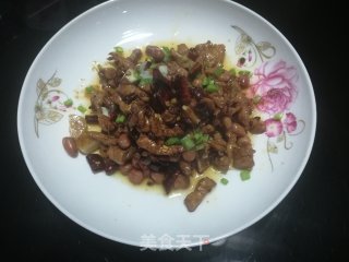 宫保鸡丁的做法步骤：1