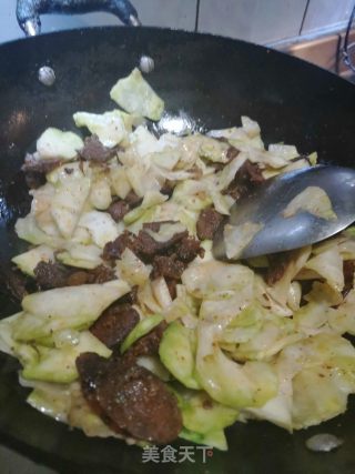 儿菜炒麻辣肠的做法步骤：7