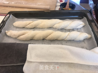 扭卷面包（热尔）的做法步骤：14