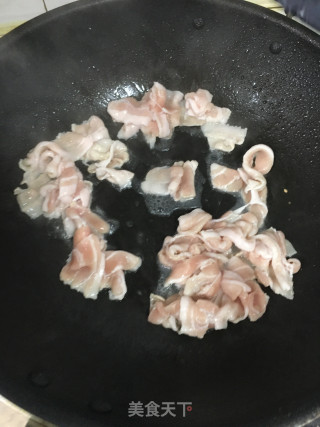 青蒜五花肉片的做法步骤：1