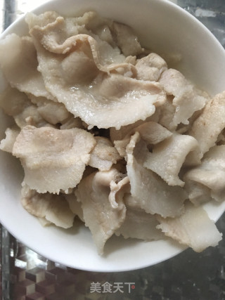 青蒜五花肉片的做法步骤：2