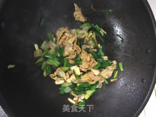 青蒜五花肉片的做法步骤：6