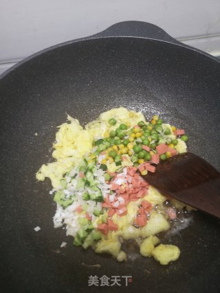 扬州炒饭的做法步骤：3