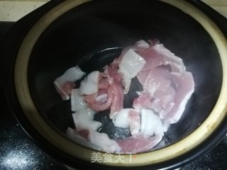 猪肉炖粉条的做法步骤：3