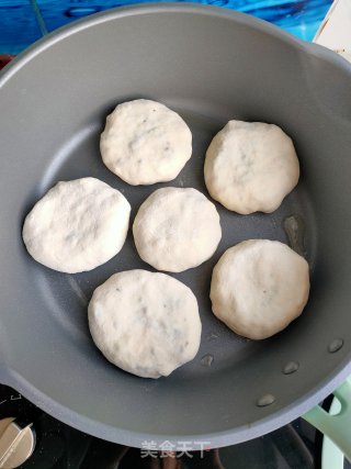 豆腐韭菜发面馅饼的做法步骤：10