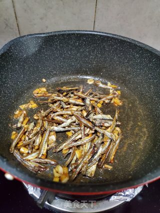 干煸小鱼干的做法步骤：7