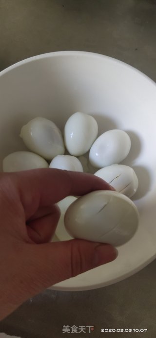 虎皮鸡蛋的做法步骤：1