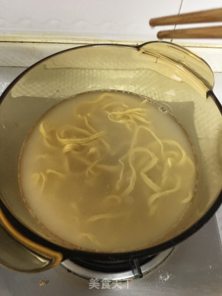 手擀腌笃鲜鸡蛋面的做法步骤：10