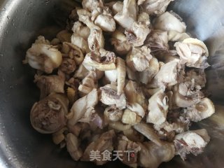 牛肝菌姬松茸莲子鸡汤的做法步骤：9