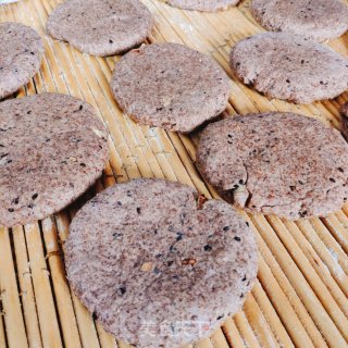 全黑麦核桃饼的做法步骤：5