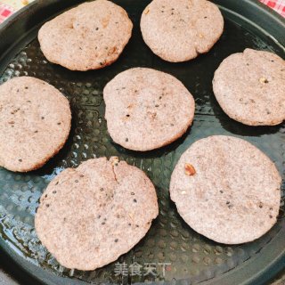 全黑麦核桃饼的做法步骤：6