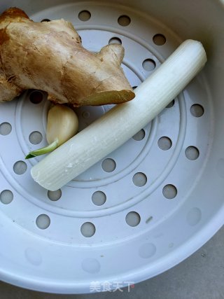 豆芽粉条炒韭菜的做法步骤：2