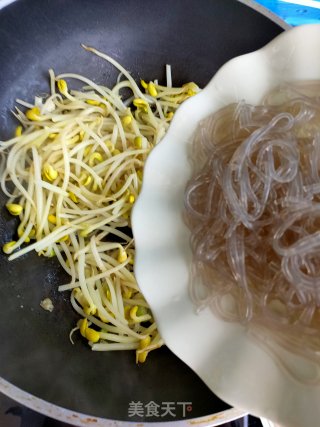 豆芽粉条炒韭菜的做法步骤：8