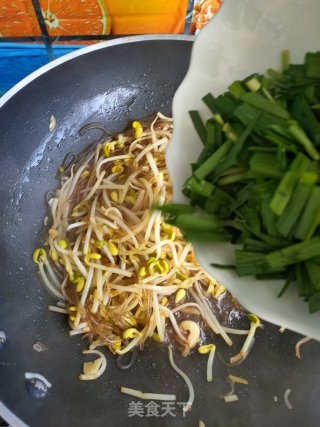 豆芽粉条炒韭菜的做法步骤：13