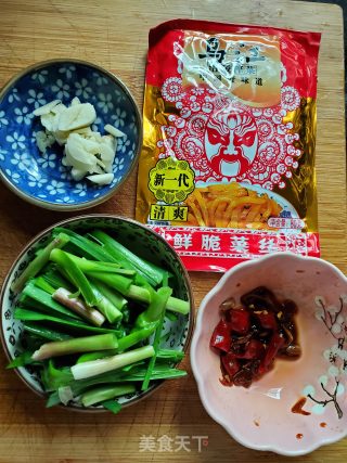 青蒜榨菜炒肉丝的做法步骤：3
