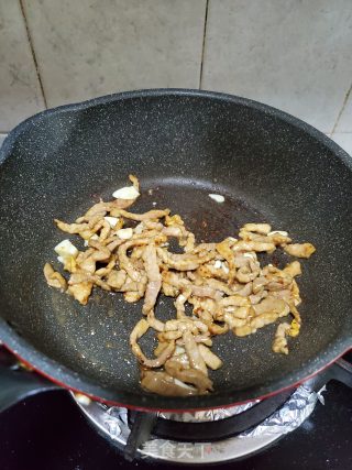 青蒜榨菜炒肉丝的做法步骤：5