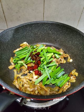 青蒜榨菜炒肉丝的做法步骤：7
