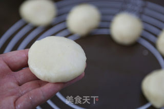 炸糖糕------表皮酥脆里面流糖汁儿的做法步骤：13