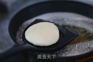 炸糖糕------表皮酥脆里面流糖汁儿的做法步骤：15
