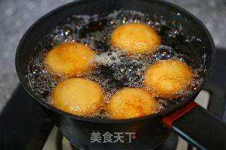 炸糖糕------表皮酥脆里面流糖汁儿的做法步骤：19