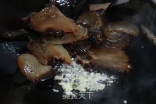 腊肉炒藕片的做法步骤：6