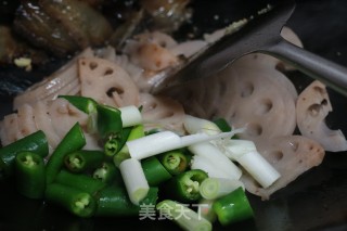 腊肉炒藕片的做法步骤：7