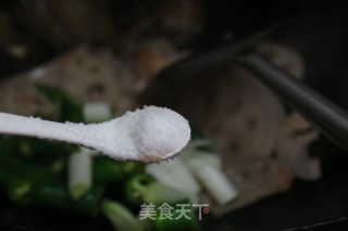 腊肉炒藕片的做法步骤：8