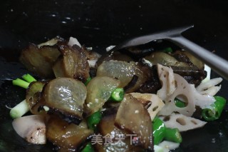 腊肉炒藕片的做法步骤：10
