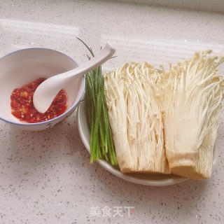 剁椒金针菇的做法步骤：1
