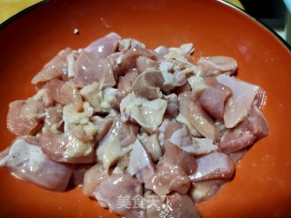 尖椒鸡丁的做法步骤：3