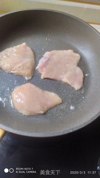酸乳鸡扒的做法步骤：4