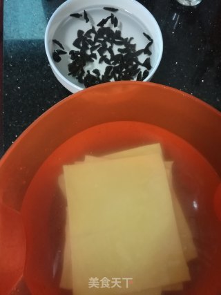 凉拌石屏豆皮的做法步骤：1