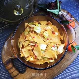 剁椒豆皮炒包菜的做法步骤：12