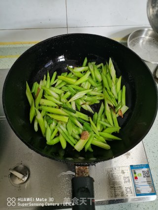 西芹马蹄红的做法步骤：4