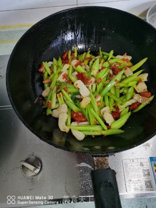 西芹马蹄红的做法步骤：6