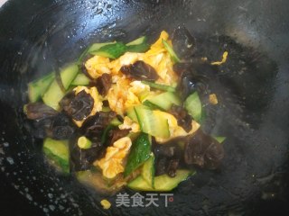 黄瓜木耳炒鸡蛋的做法步骤：11