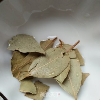炖脊骨的做法步骤：4