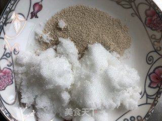 酥饼的做法步骤：1