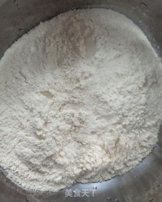韭菜鸡蛋虾皮馅饼的做法步骤：1