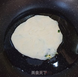 韭菜鸡蛋虾皮馅饼的做法步骤：8