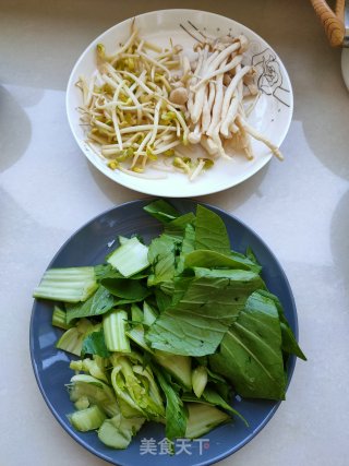 卤肉杂蔬炖豆腐的做法步骤：2