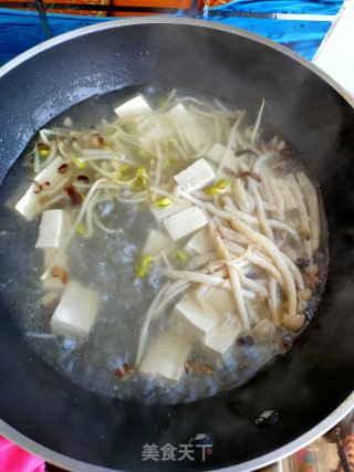 卤肉杂蔬炖豆腐的做法步骤：6