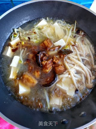 卤肉杂蔬炖豆腐的做法步骤：7