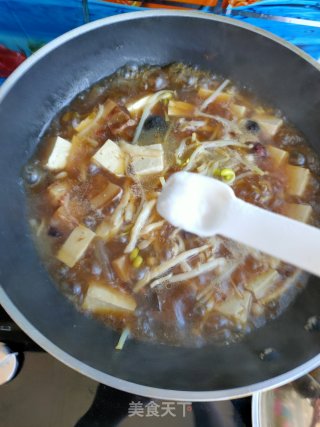 卤肉杂蔬炖豆腐的做法步骤：9