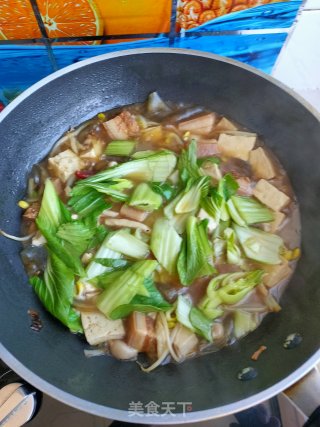 卤肉杂蔬炖豆腐的做法步骤：11