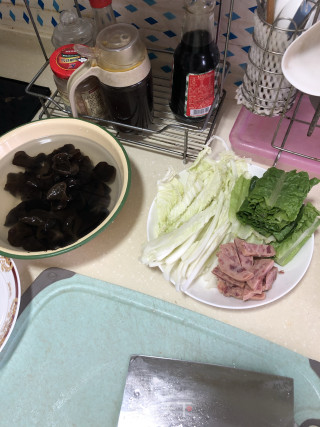 火腿猪肉烧蔬菜的做法步骤：3