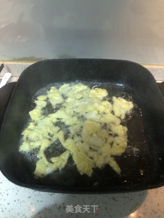 培根鸡蛋炒饭的做法步骤：2